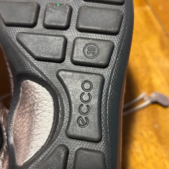 ECCO Bluma Toggle Pewter Metallic Comfort Walking Sandals | Size US 8 / EU 39 - Picture 9 of 12